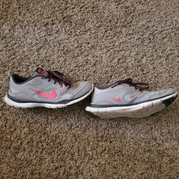 Nike Athletic Running Shoes Size 6 - Picture 3 of 5